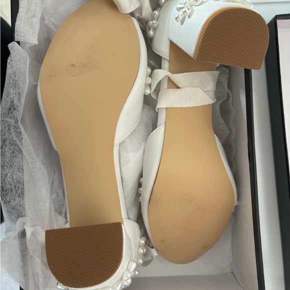 NEVER WORN- Pearled Floral white heels - Picture 6 of 6
